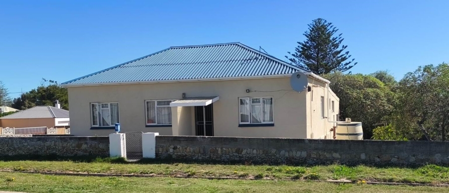 4 Bedroom Property for Sale in Gansbaai Central Western Cape